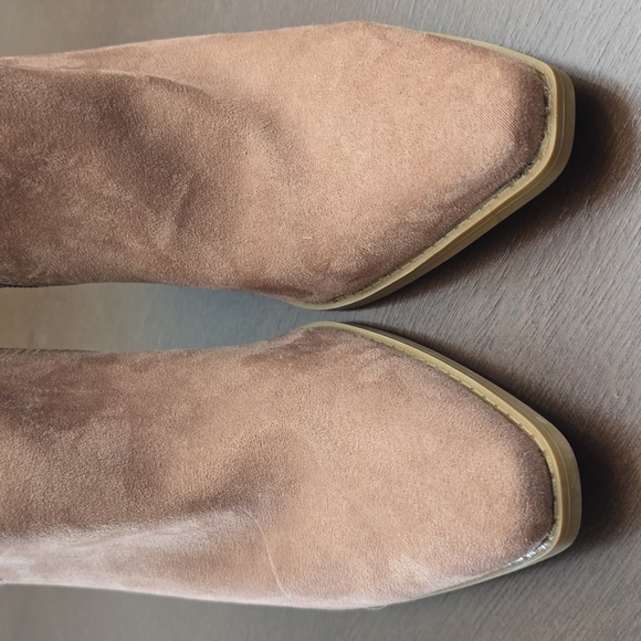 QUPID Womens Sz 10 Booties Square Toe 4" Heel New - Picture 3 of 8